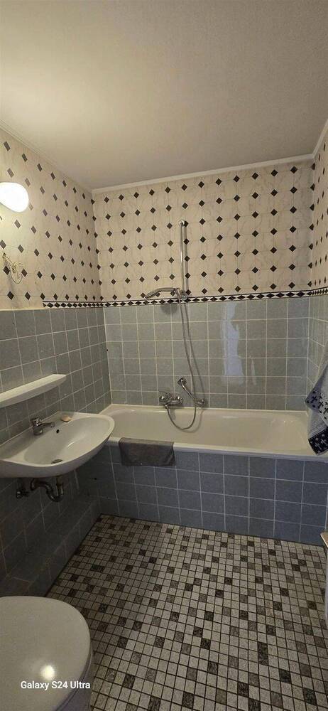 Gepflegte, 3-Zimmer-Wohnung mit Balkon und Aufzug inkl. Tiefgaragenstellplatz