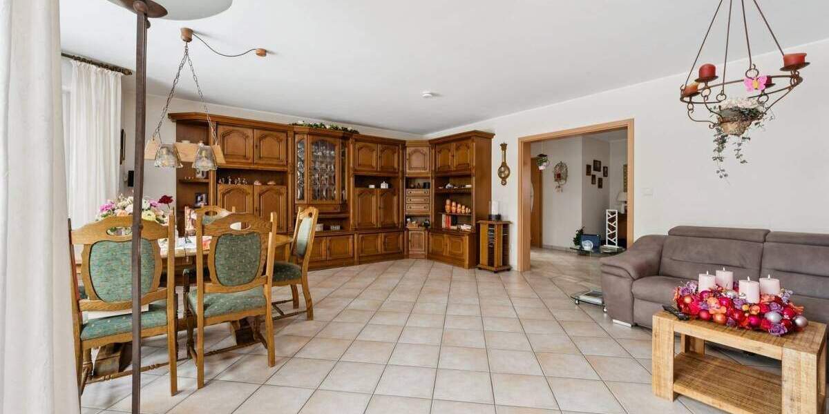 Wertig wohnen im großzügigen Klassiker 5 zimmer