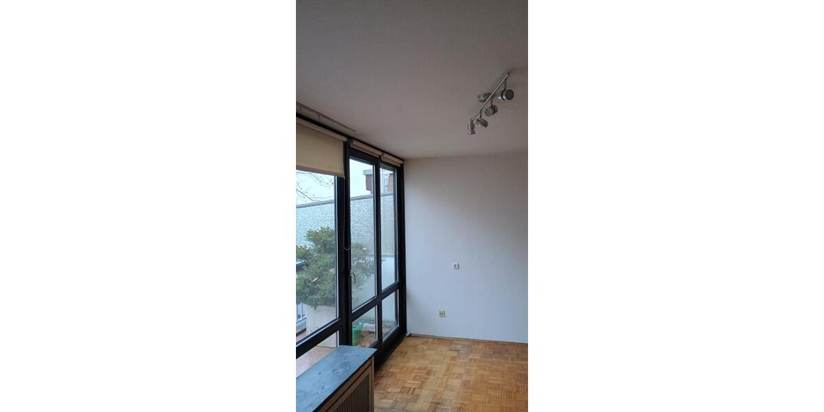 Helle 2-Zimmer Eigentumswohnung mit Balkon in Köln Weiden 2 zimmer