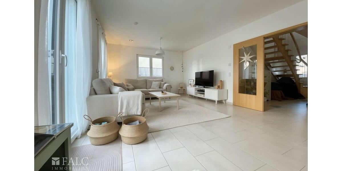 Einfamilienhaus Hennef (Sieg) - 4.5 Zimmer, 147 m&sup2;, 1.950&euro; | Angebot:23879451