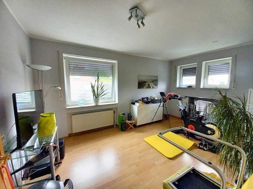 CITYHOUSE: Mehrfamilienhaus solide vermietet mit großem Garten, Keller, Stellplatz und Garage 9 zimmer