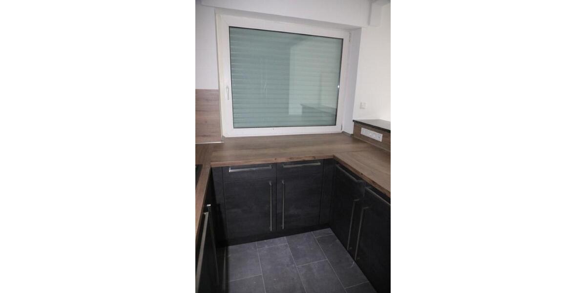 Moderne Wohnung Direkte Köln-Nähe Ruhig+Zentral Garten Balkon Gästebäder Luxusküche Kino Parkplatz 4 zimmer