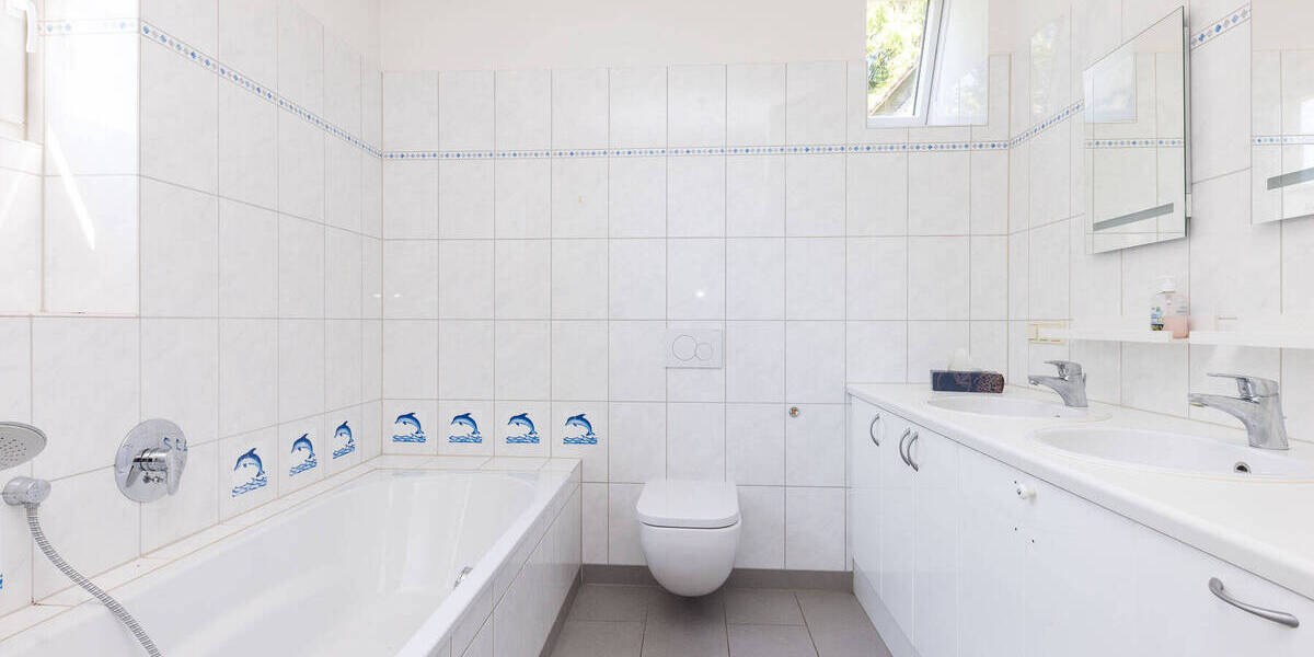 Einfamilienhaus Köln / Lövenich Lövenich - 8 Zimmer, 300 m&sup2;, 1.990.000&euro; | Angebot:24111913