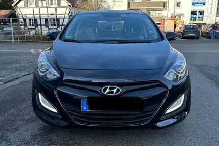 Hyundai i30 311.000 km 5.999 &euro; köln 51109