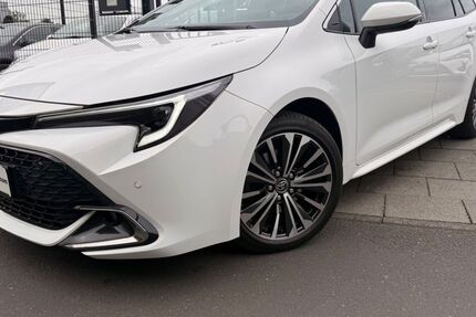 Toyota Corolla 114.000 km 23.090 &euro; Köln 51065