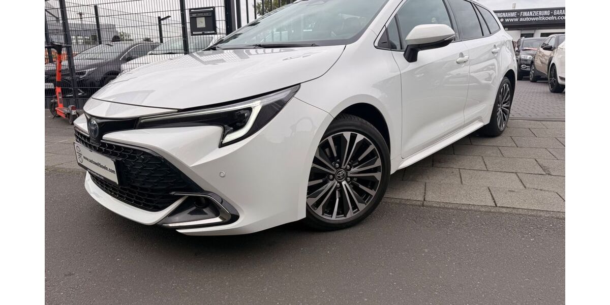 Toyota Corolla 114.000 km 23.090 &euro; Köln 51065