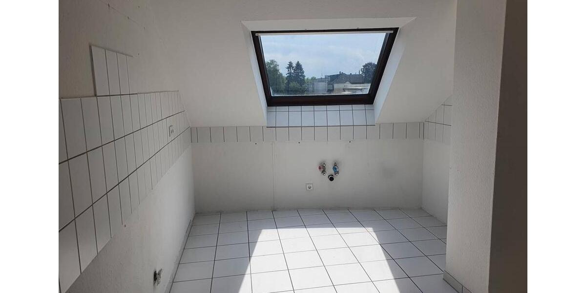 Gemütliche Dachgeschosswohung in zentraler Lage von Solingen- Wald 2 zimmer
