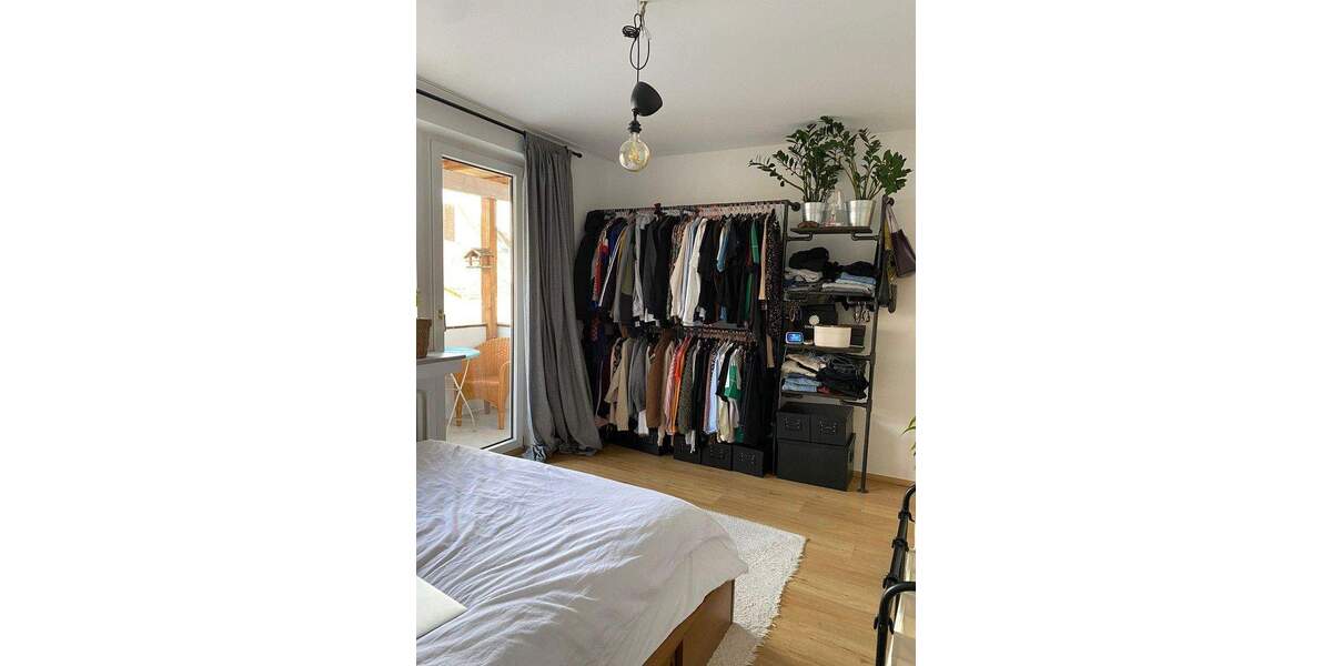 Lichtdurchflutete Wohnung mit zwei Balkonen am Volksgarten 2 zimmer