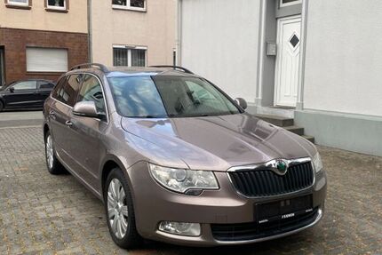 Skoda Superb 271.763 km 5.500 &euro; Solingen 42655