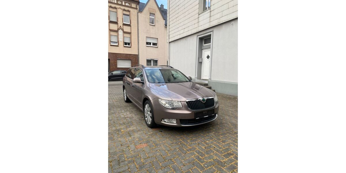 Skoda Superb 271.763 km 5.500 &euro; Solingen 42655