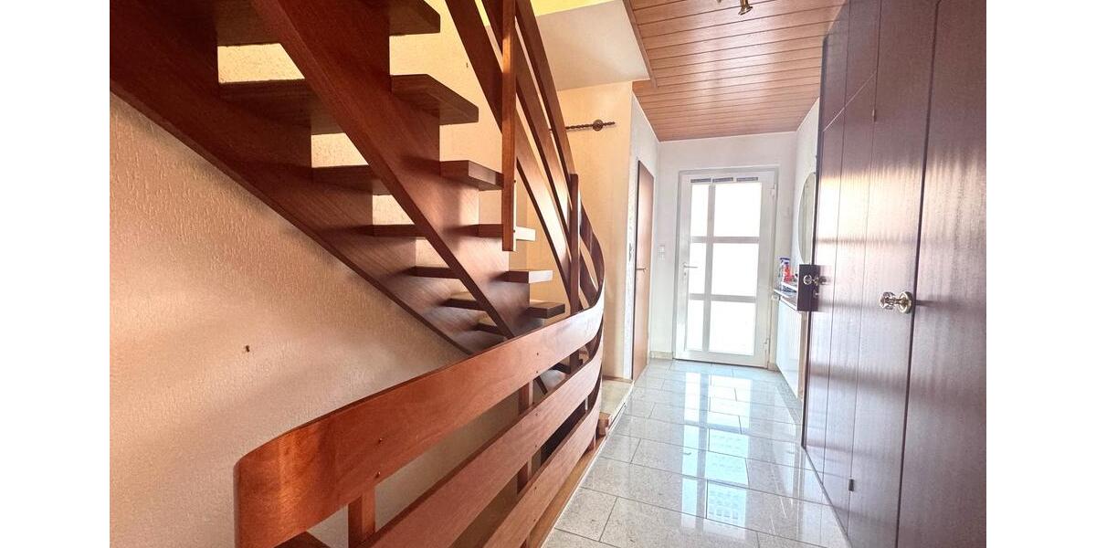 Reihenhaus Bonn Beuel-Mitte - 4 Zimmer, 98 m&sup2;, 1.650&euro; | Angebot:24428549