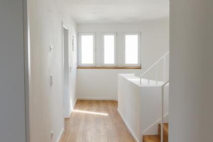 Luxuriös saniertes Einfamilienhaus mit Atelier & großem Garten zimmer