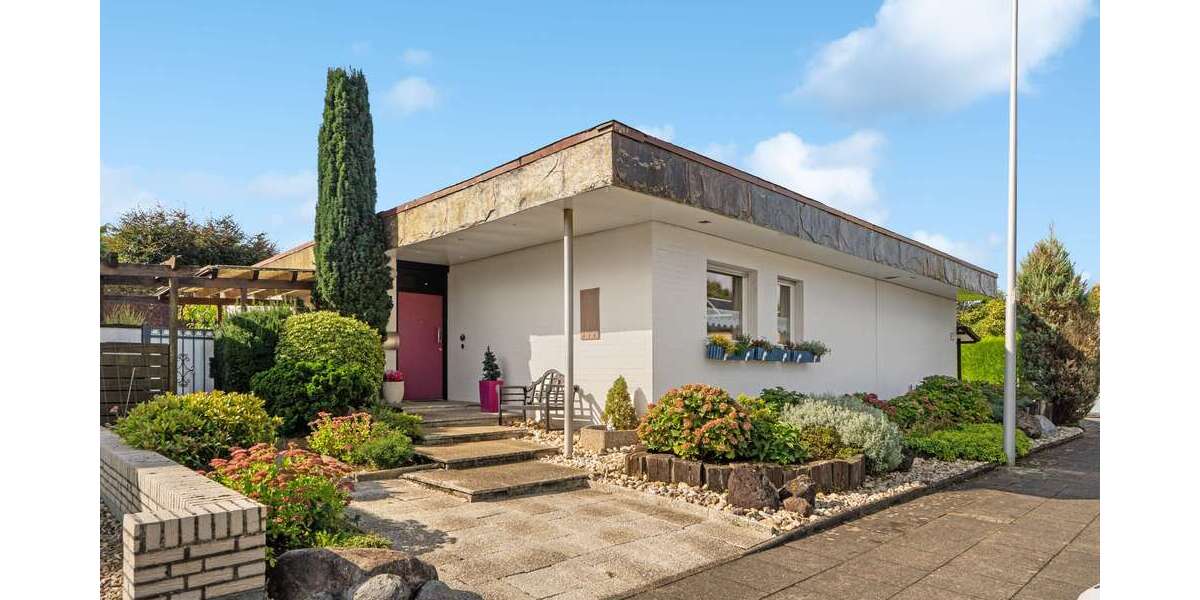 Haus zum Kaufen in Dormagen 629.000 € 239 m² 8 zimmer