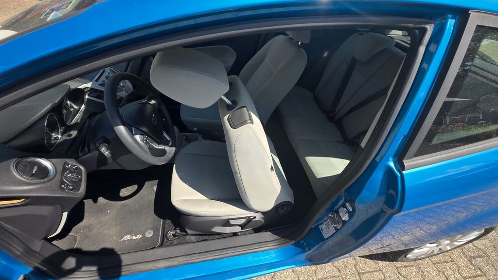 Ford Fiesta 40.421 km 5.000 &euro; Solingen 42653