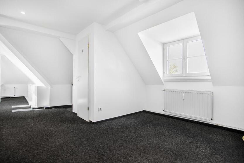 Büro mit herrlichem Blick , frischgestrichen - sofort Bezug möglich zimmer