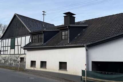 Haus Hennef - 4 Zimmer, 130 m&sup2;, 1.200&euro; | Angebot:25292787