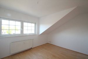 Im Herzen von Pützchen - Große 3-Zimmer-Wohnung mit Sonnenbalkon - Dachgeschoßwohnung Bonn Gielgen | Angebot:26289350
