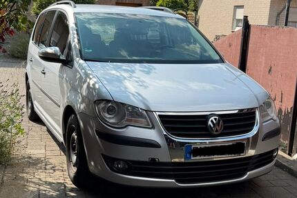 VW Touran 227.379 km 3.300 &euro; Elsdorf 50189