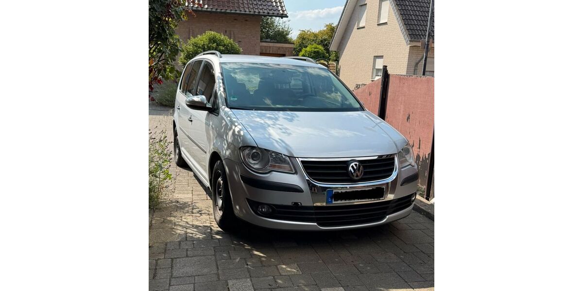 VW Touran 227.379 km 3.300 &euro; Elsdorf 50189
