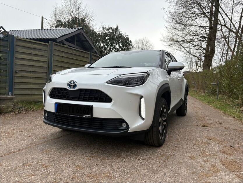 Toyota Yaris 29.950 km 22.700 € Rösrath 51503