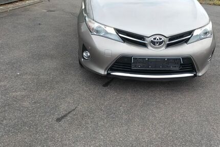 Toyota Auris 134.000 km 8.800 &euro; Bergheim 50126