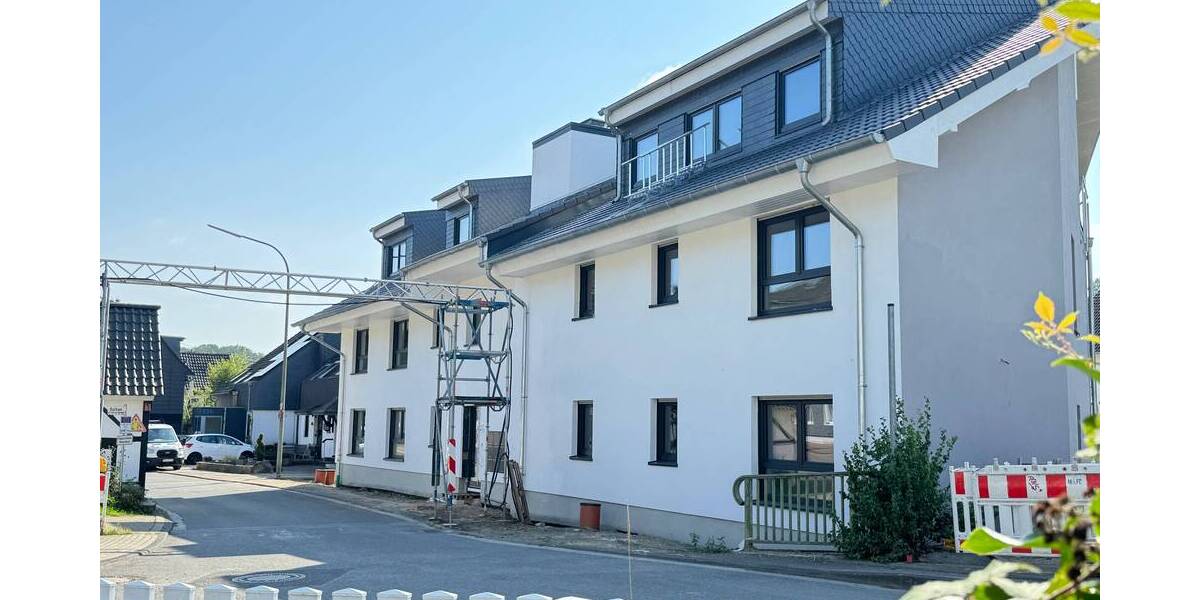 *Gemütlich und attraktiv mit Balkon und Stellplatz* 4 zimmer
