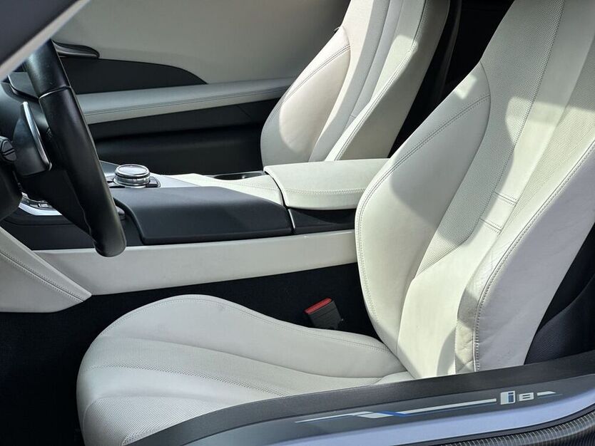 i8