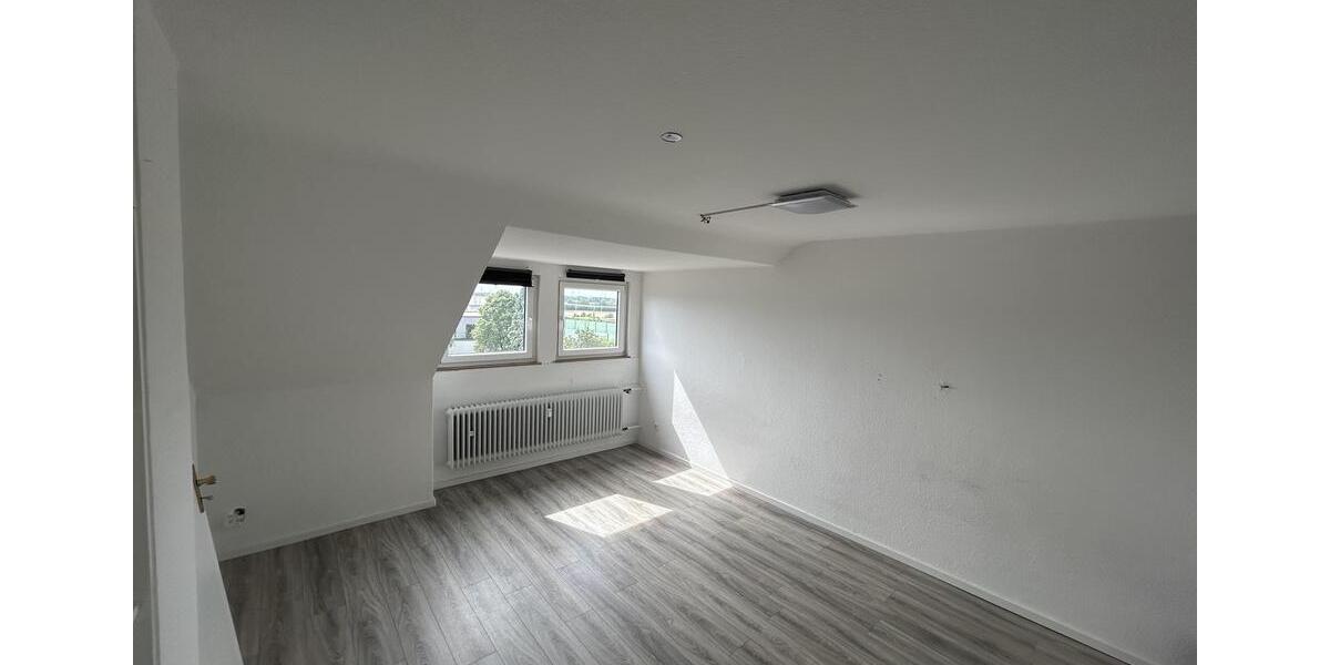 Schöne DG Wohnung im Herzen von Langenfeld 2 zimmer