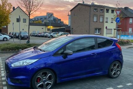 Ford Fiesta 190.233 km 4.700 &euro; Köln 51107