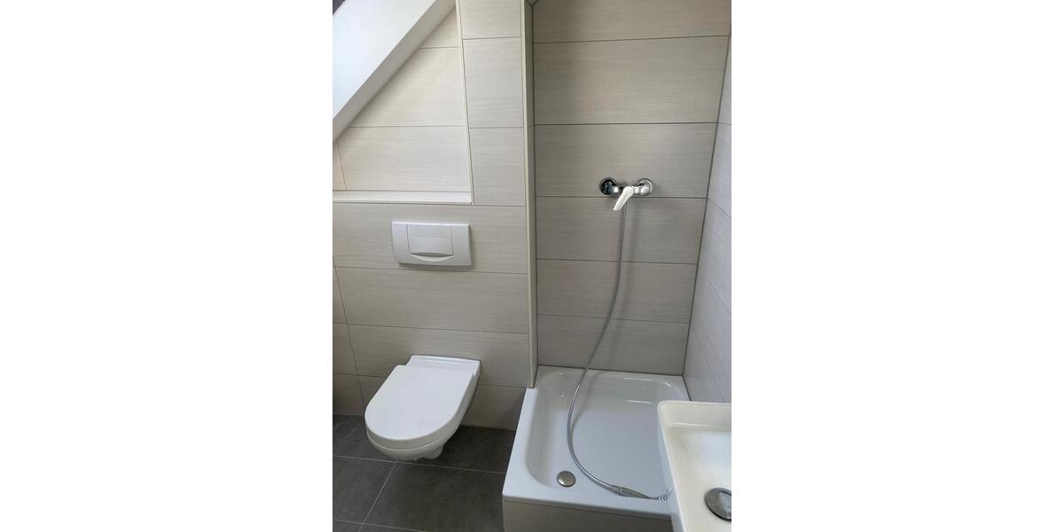Dachgeschoßwohnung Köln Kalk - 1 Zimmer, 28 m&sup2;, 700&euro; | Angebot:26070924