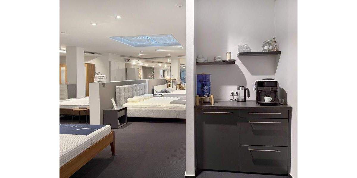 Ansprechendes Eckladenlokal in begehrter Lage zimmer