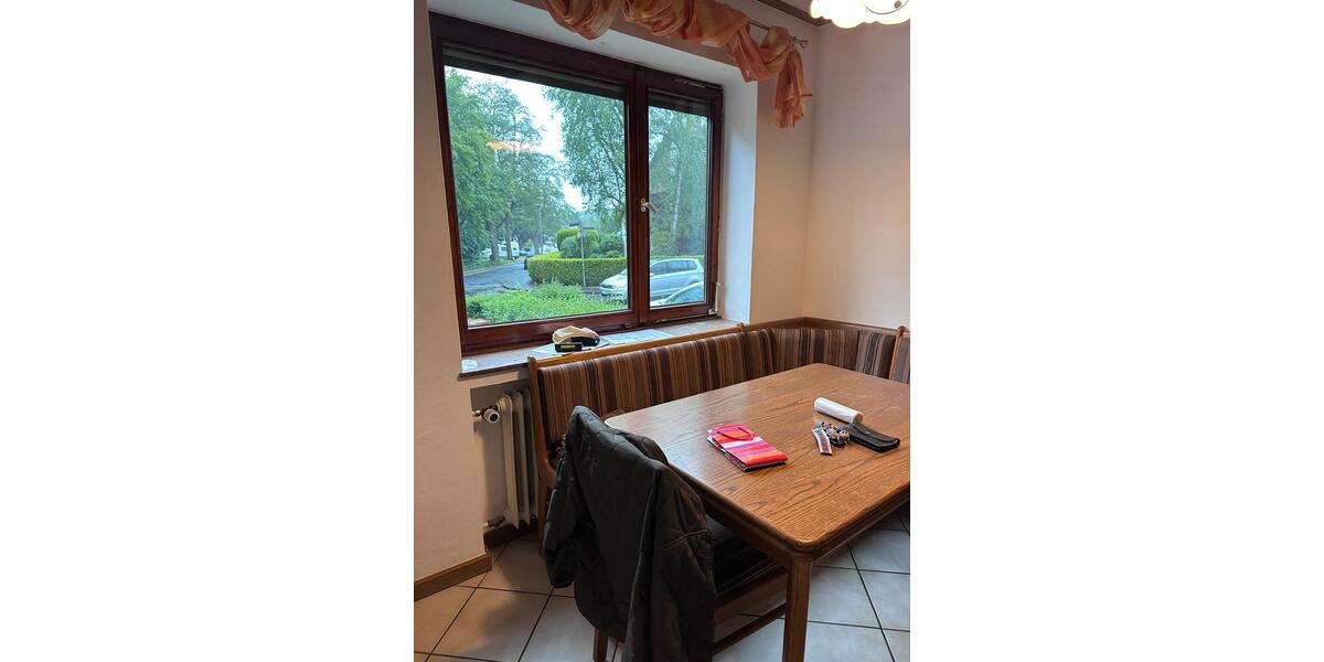 Erdgeschoßwohnung Bergisch Gladbach Alt-Frankenforst - 3 Zimmer, 83 m&sup2;, 1.100&euro; | Angebot:26426278
