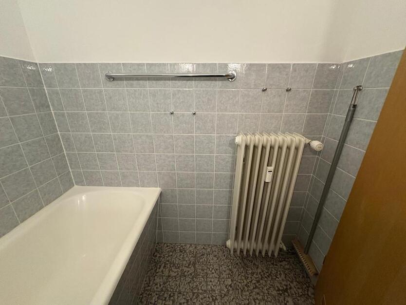 Schöne 3-Zimmer-Wohnung mit Keller und Loggia in Sindorf
