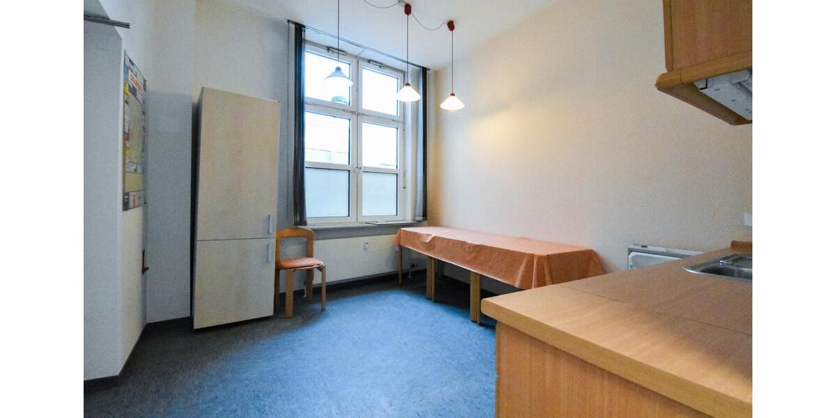 Besonder Fläche für Büro oder Praxis perfekt gelegen in Solingen-Wald.TEILBAR! zimmer