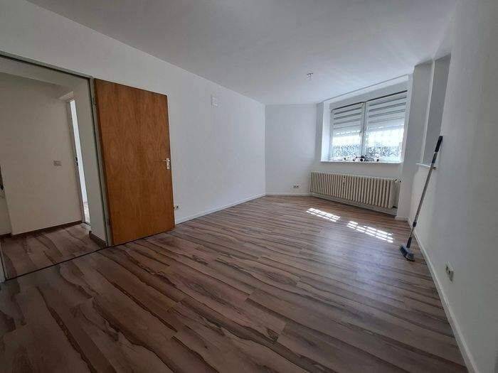 Etagenwohnung Bonn Zentrum - 2 Zimmer, 43 m&sup2;, 450&euro; | Angebot:26863176