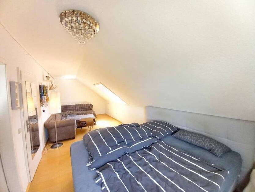 CITYHOUSE: Freistehendes Einfamilienhaus mit Traumgarten, Wintergarten, Kamin, Sauna und Garage