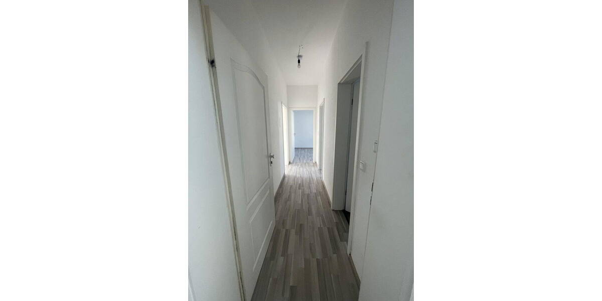 Etagenwohnung Sankt Augustin - 2 Zimmer, 79 m&sup2;, 990&euro; | Angebot:25944652