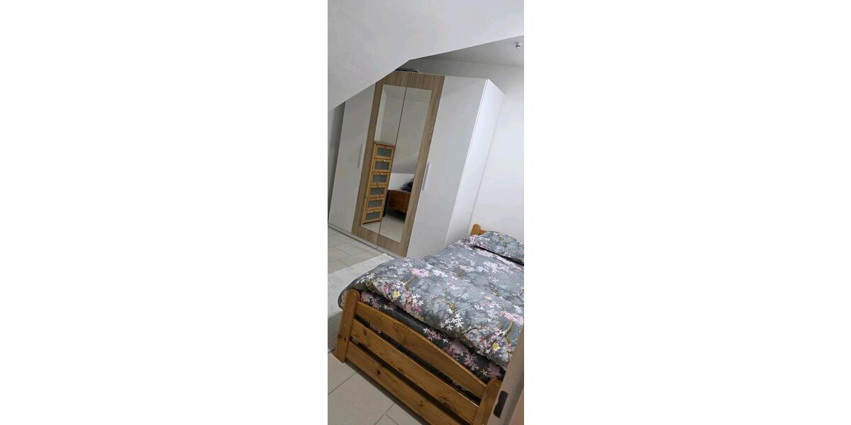 Dachgeschoßwohnung Odenthal - 4 Zimmer, 110 m&sup2;, 1.250&euro; | Angebot:25444008