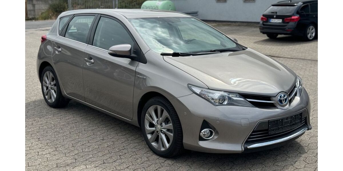 Toyota Auris 56.500 km 12.950 &euro; Bornheim 53332
