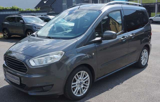 Ford Tourneo Courier 52.500 km 9.980 &euro; Solingen 42651