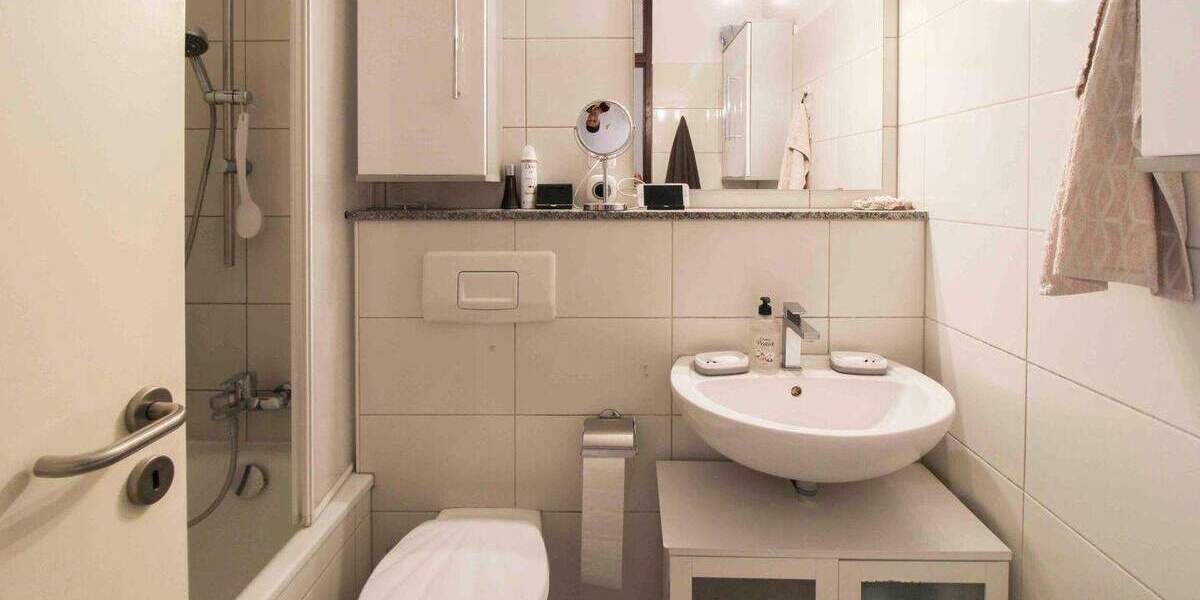 Charmante Barrierefreie 3-Zimmer-Wohnung mit zwei Balkonen und Tiefgaragenstellplatz in Köln-Weiden 3 zimmer