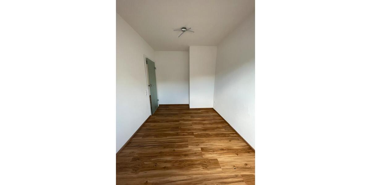 Dachgeschoßwohnung Solingen Mitte - 3 Zimmer, 58 m&sup2;, 840&euro; | Angebot:26302915