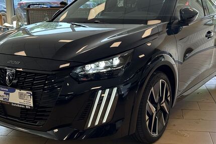 Peugeot 208 13.398 km 21.450 &euro; Hennef 53773