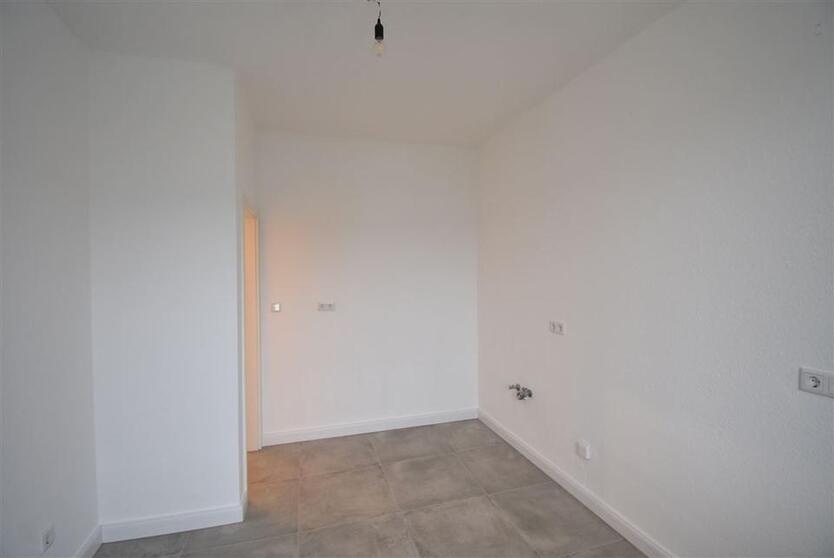 RENOVIERT! Apartment mit Balkon & Wintergarten zu vermieten zimmer