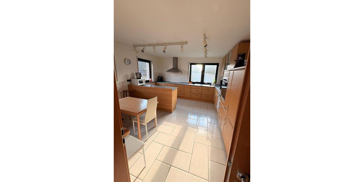 Einfamilienhaus Troisdorf Altenrath - 7 Zimmer, 203 m&sup2;, 6.999&euro; | Angebot:25811174