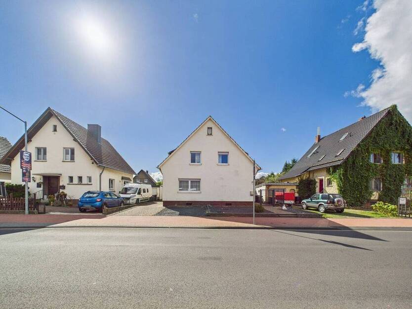 Familienfreundliches Ein-Zweifamilienhaus in der Euskirchener Südstadt - modernisiert & großzügig
