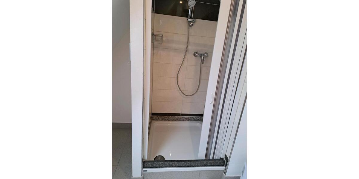 Dachgeschoßwohnung Leverkusen - 1 Zimmer, 45 m&sup2;, 650&euro; | Angebot:25394257