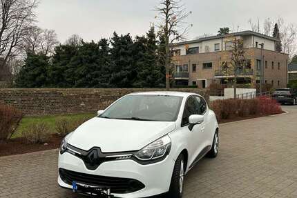 Renault Clio 99.000 km 7.600 € Köln 50670