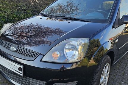 Ford Fiesta 124.800 km 2.700 &euro; Erftstadt 50374