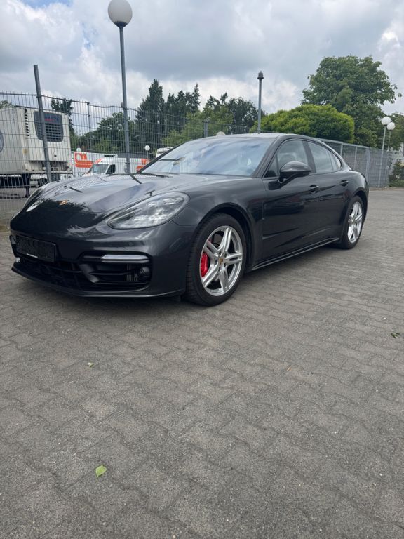 Porsche Panamera 72.754 km 74.400 € Neuss-Norf 41469